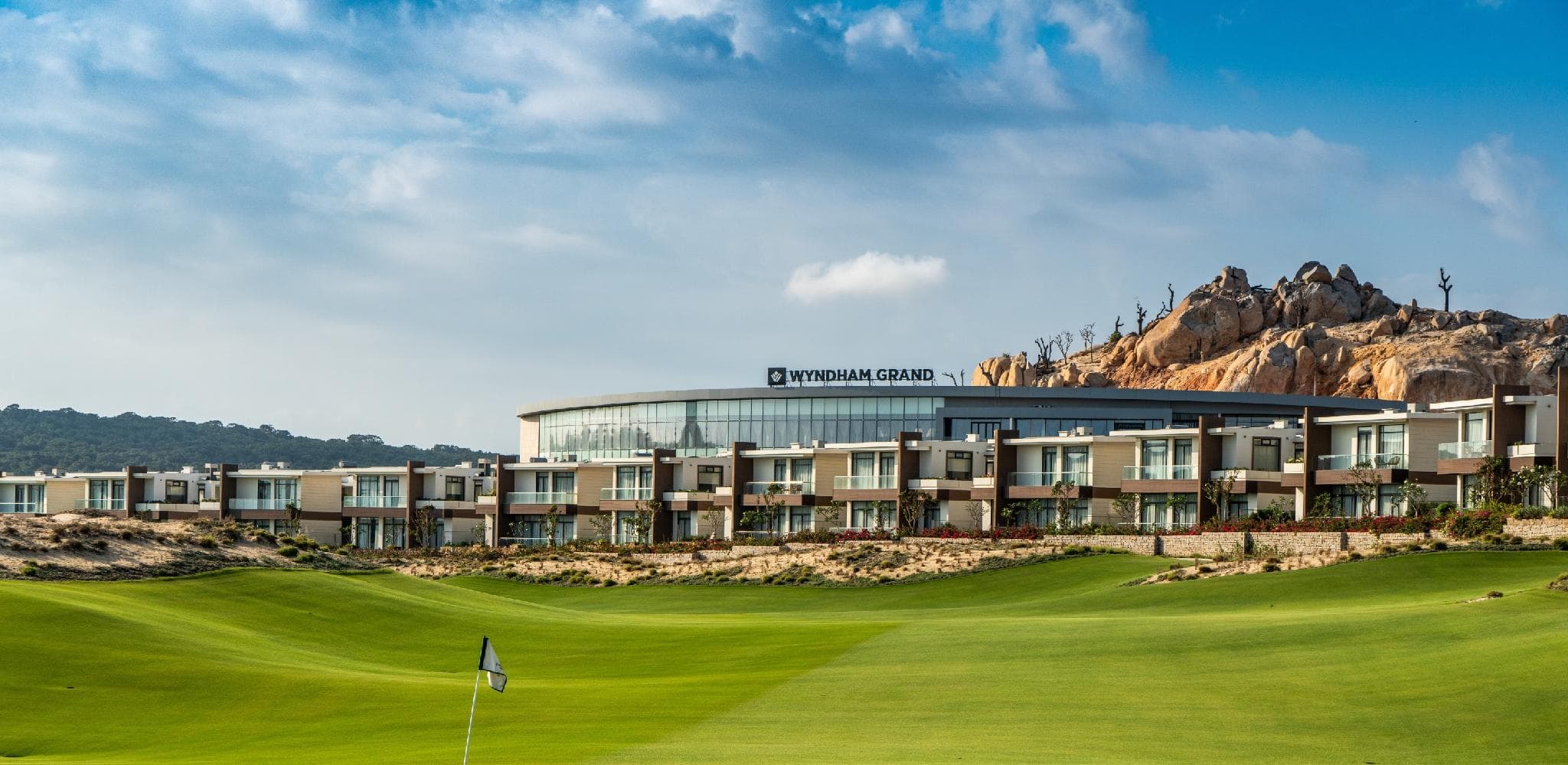 Wyndham Grand KN Paradise Cam Ranh