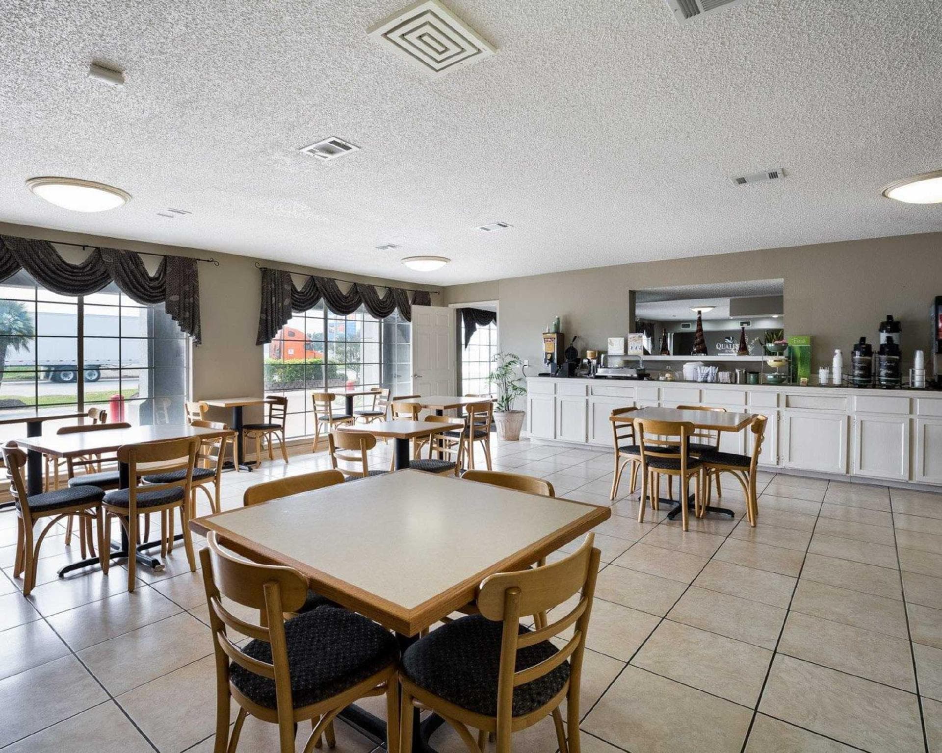 Quality Inn Clute Freeport photo 5