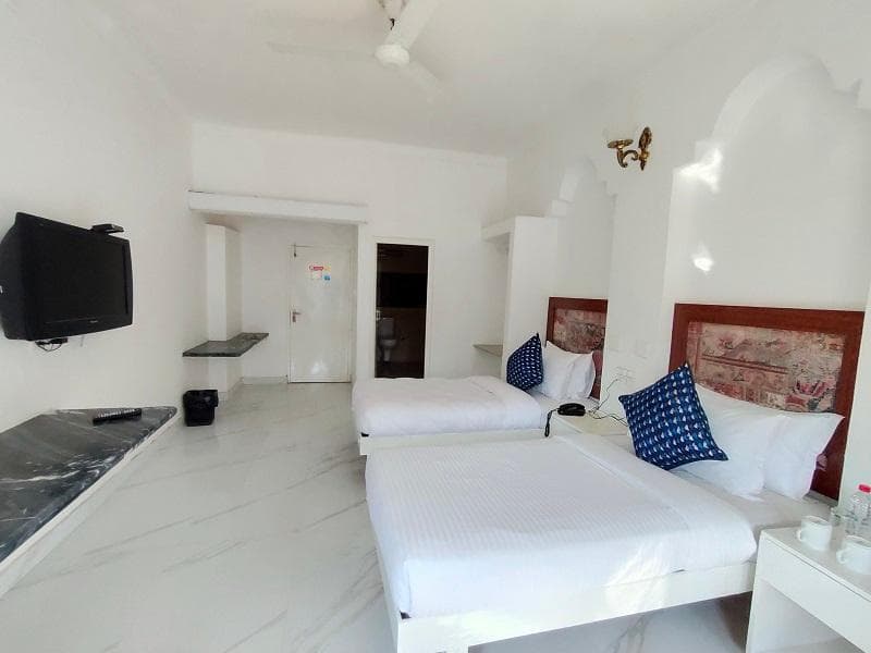 Hotel Meera photo 5