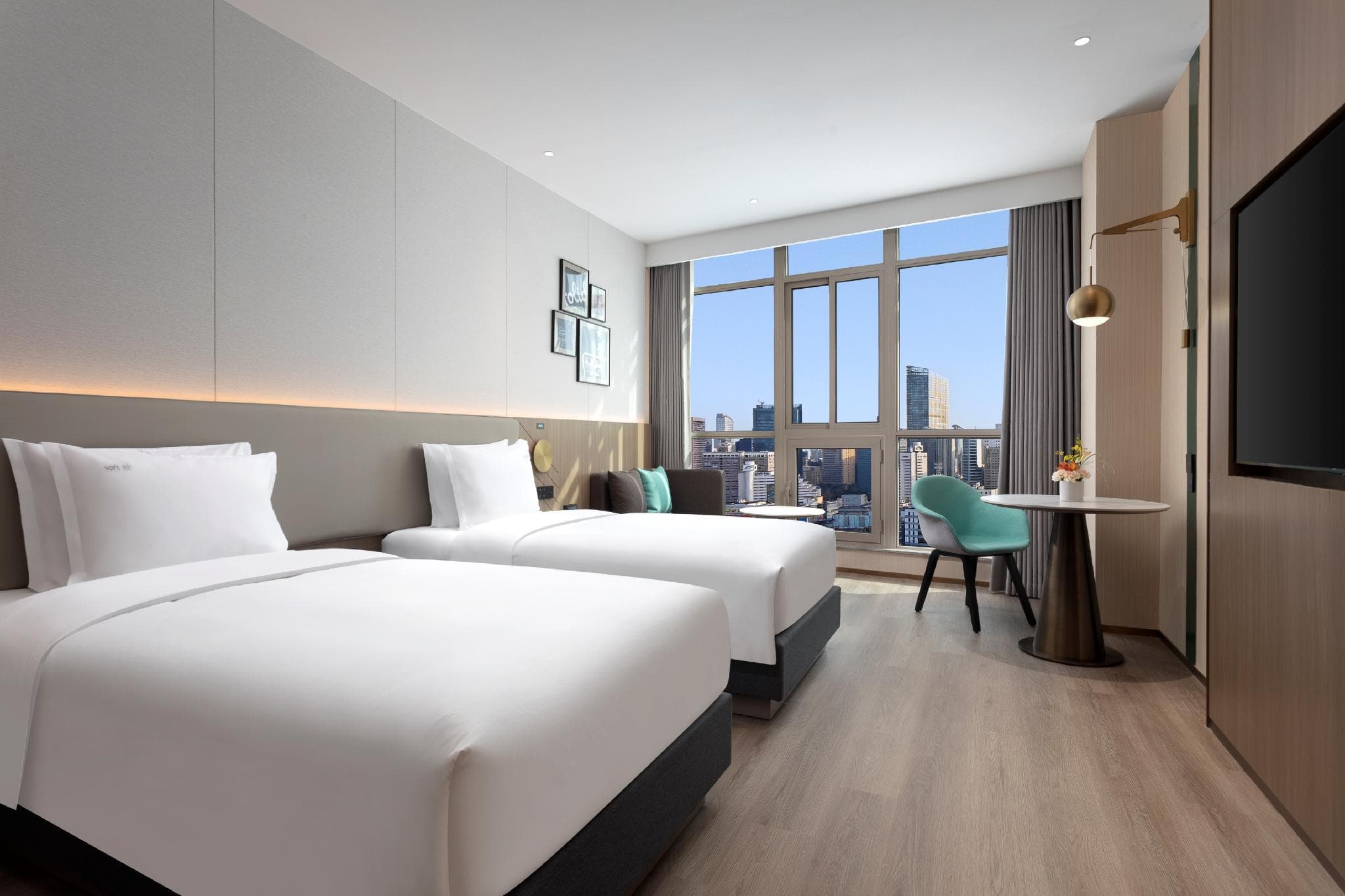 Holiday Inn Shanghai Jing'an By IHG photo 3