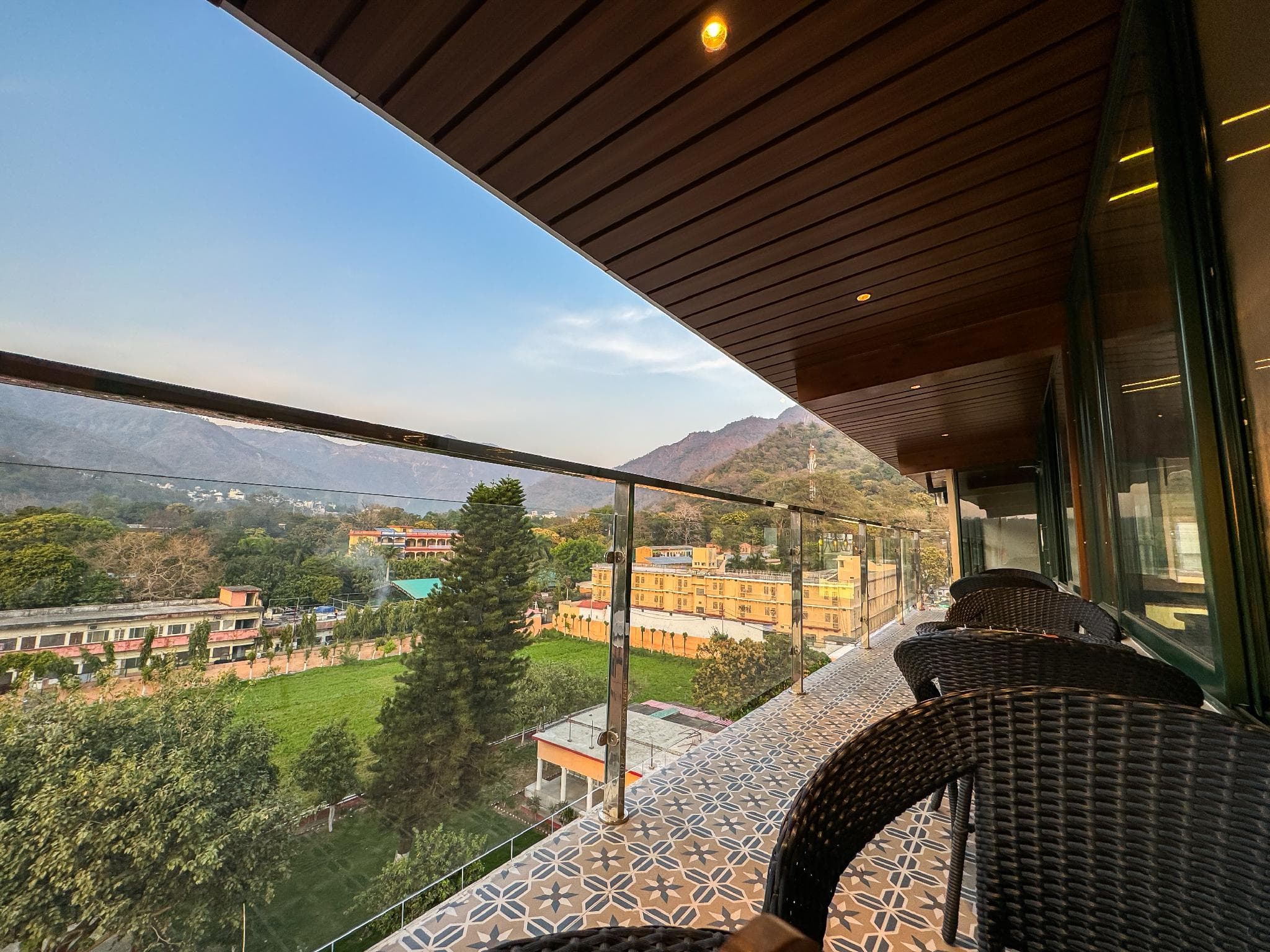 Hotel Green View - Behind Pramarth Niketan