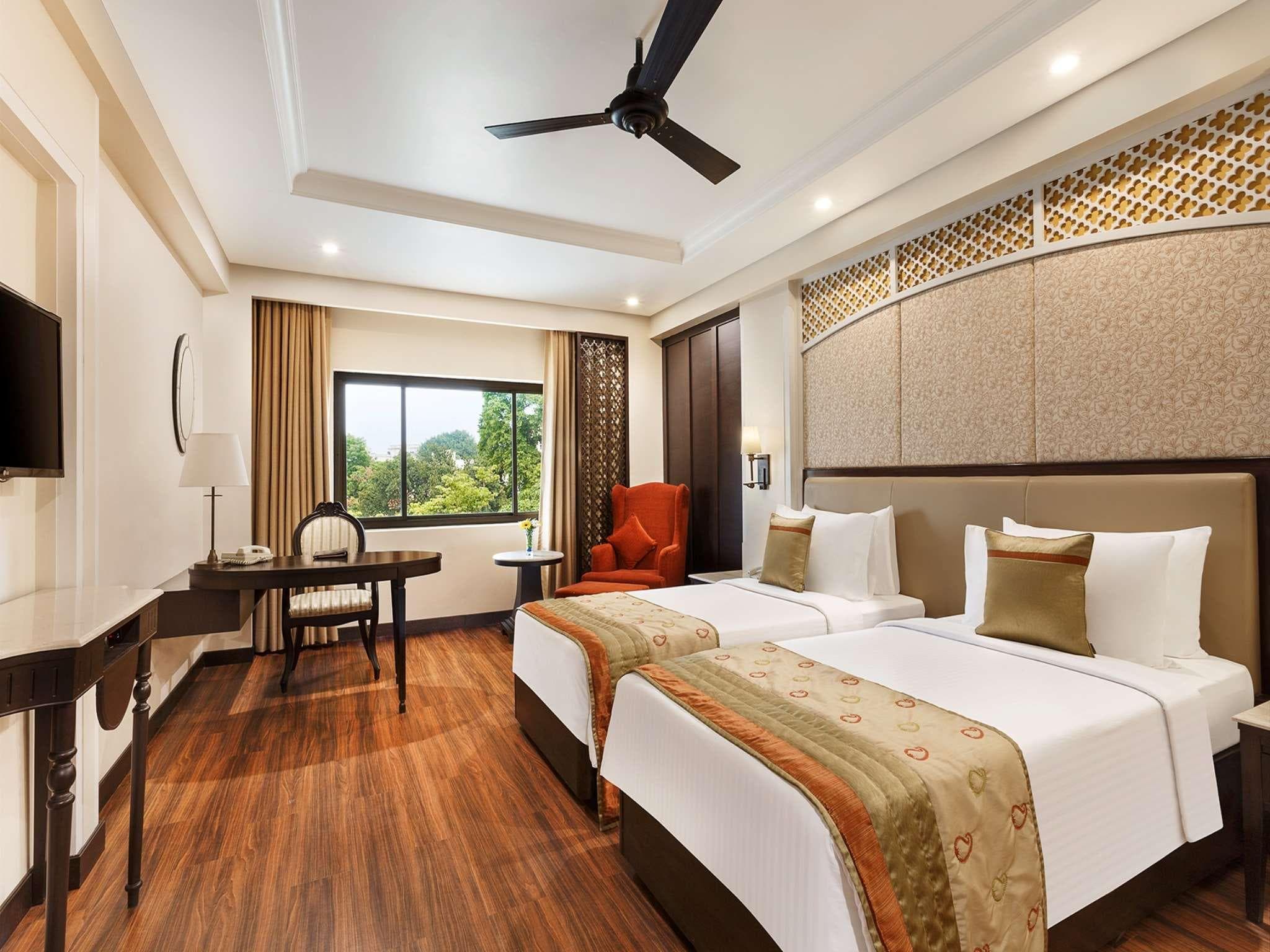 La Place Sarovar Portico Lucknow photo 2