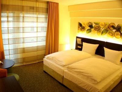 June Six Hotel photo 2
