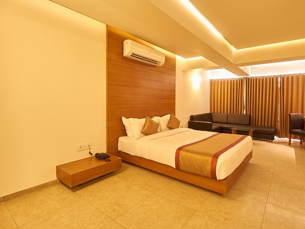 7Wonders Hotel Gandhinagar photo 5
