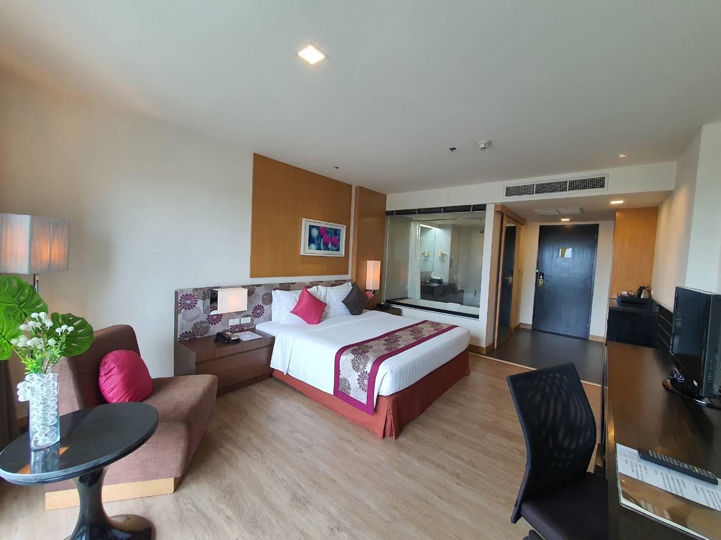 Amaranth Suvarnabhumi Hotel - Free Suvarnabhumi Airport Shuttle photo 2