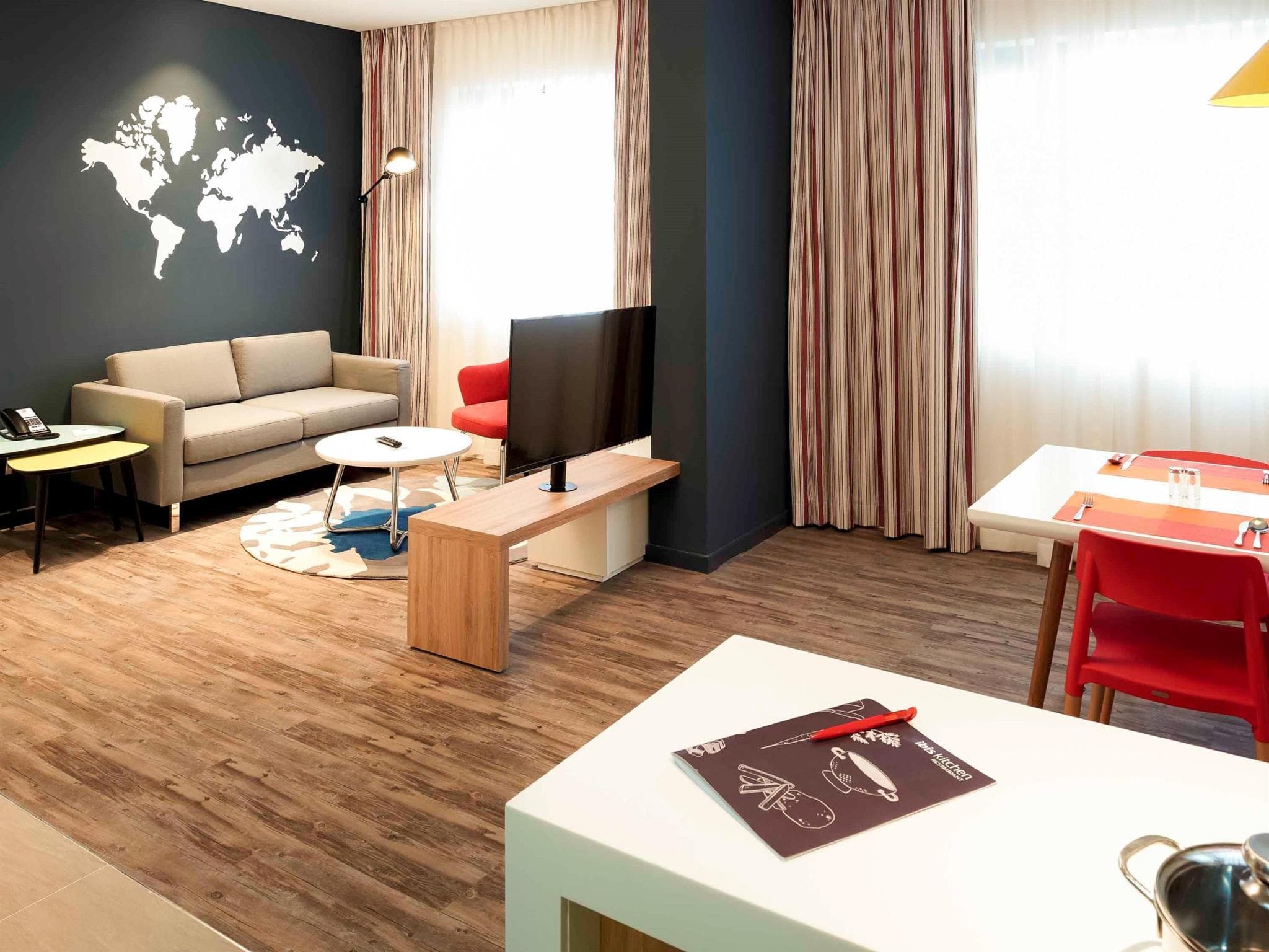 ibis Saigon Airport photo 2
