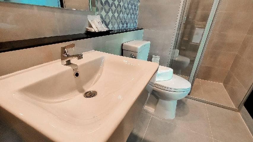 Le Lert Hotel Ratchaburi photo 2