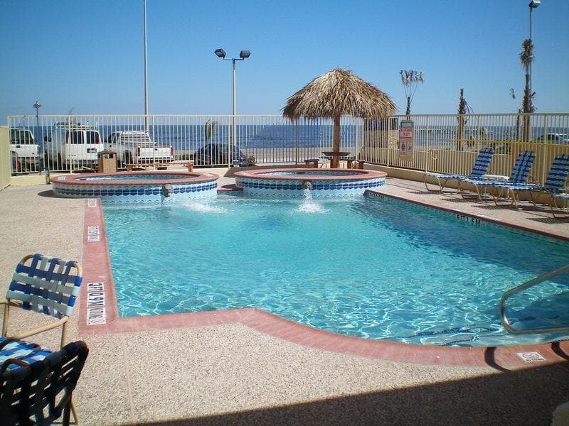 Holiday Inn Express & Suites Galveston West-Seawall