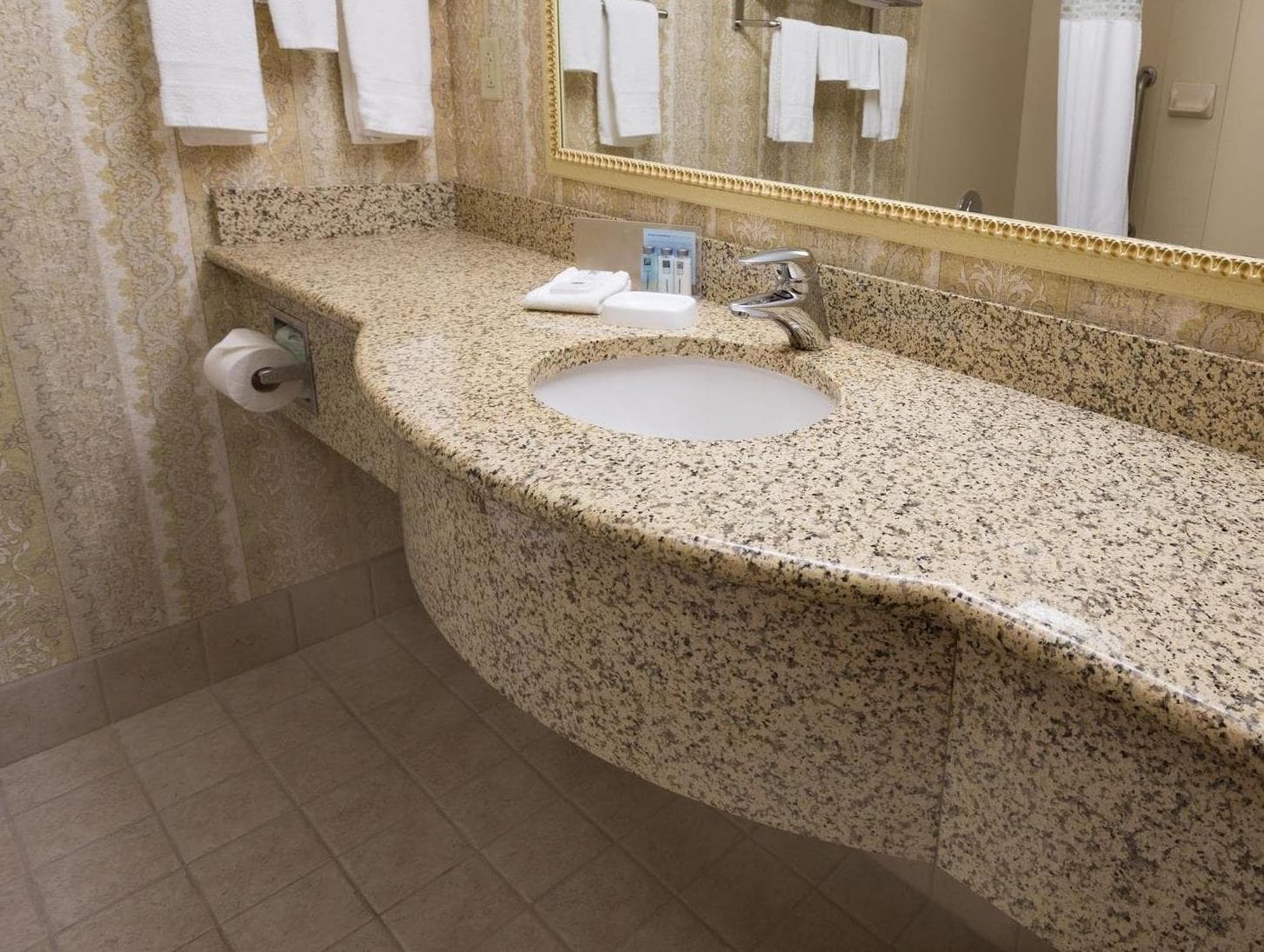 Wingate by Wyndham St. Louis Airport photo 4