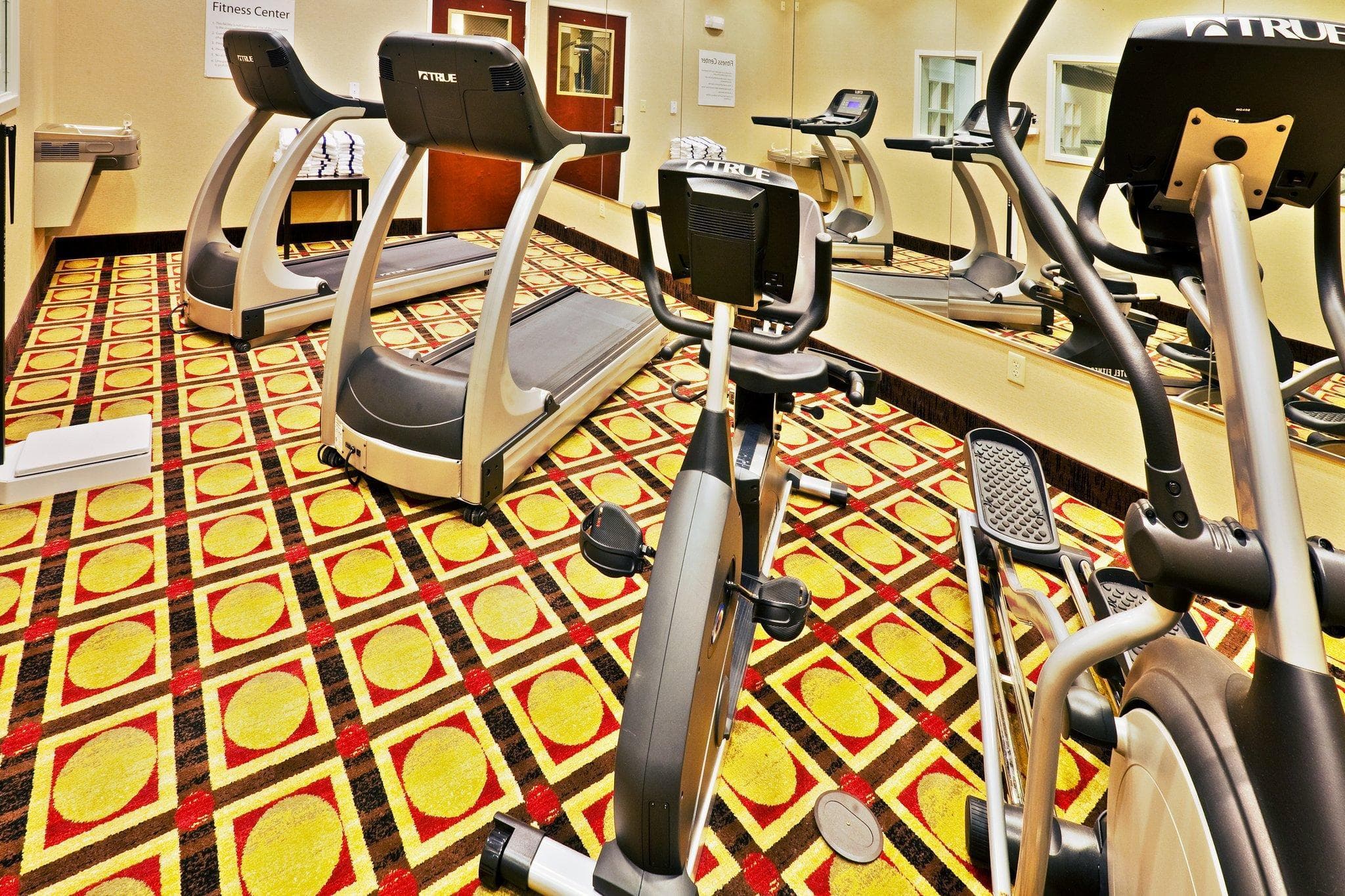 Holiday Inn Express Hotel & Suites Bartlesville By IHG photo 4
