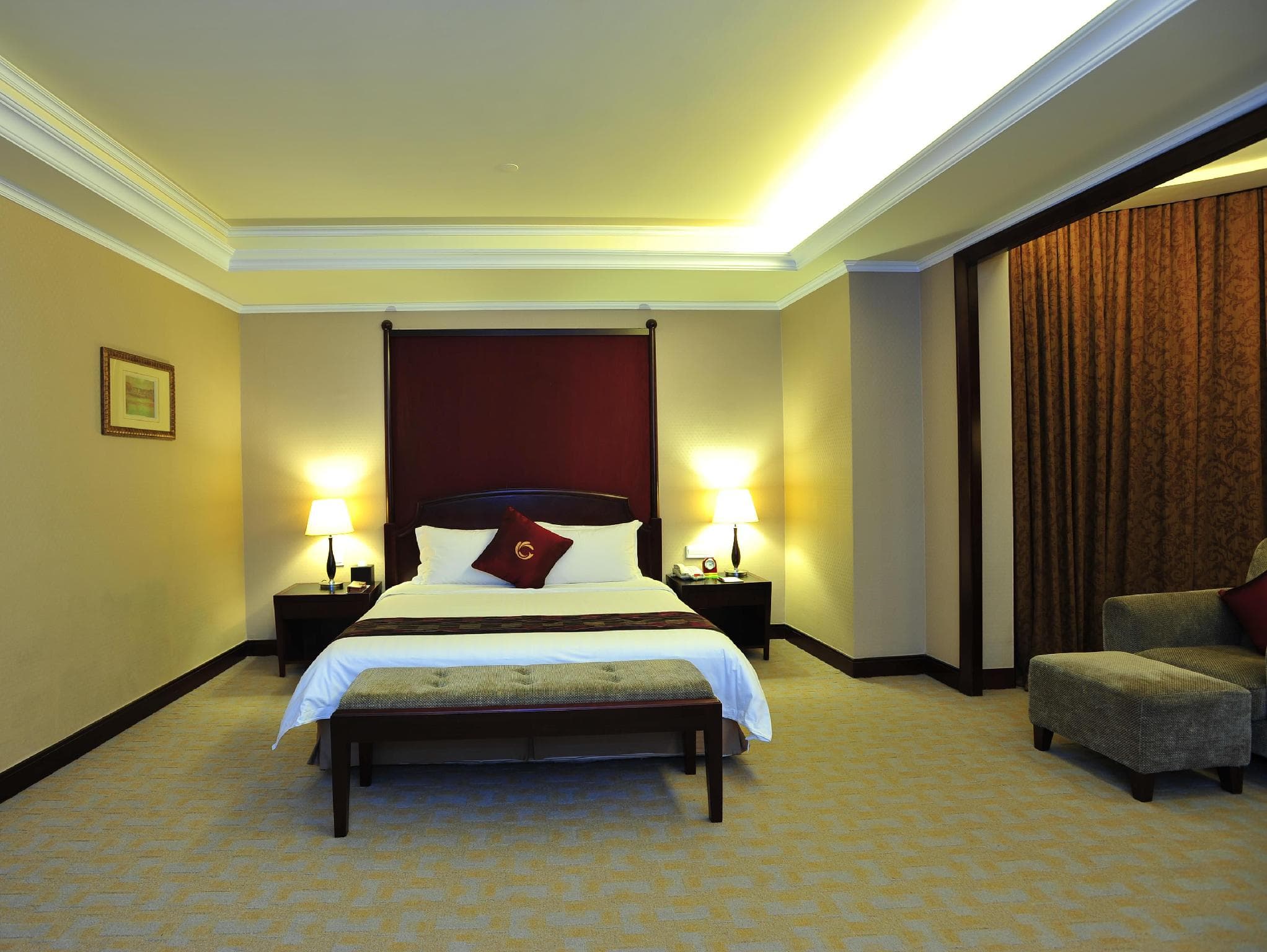 Royal Marina Plaza Hotel photo 5