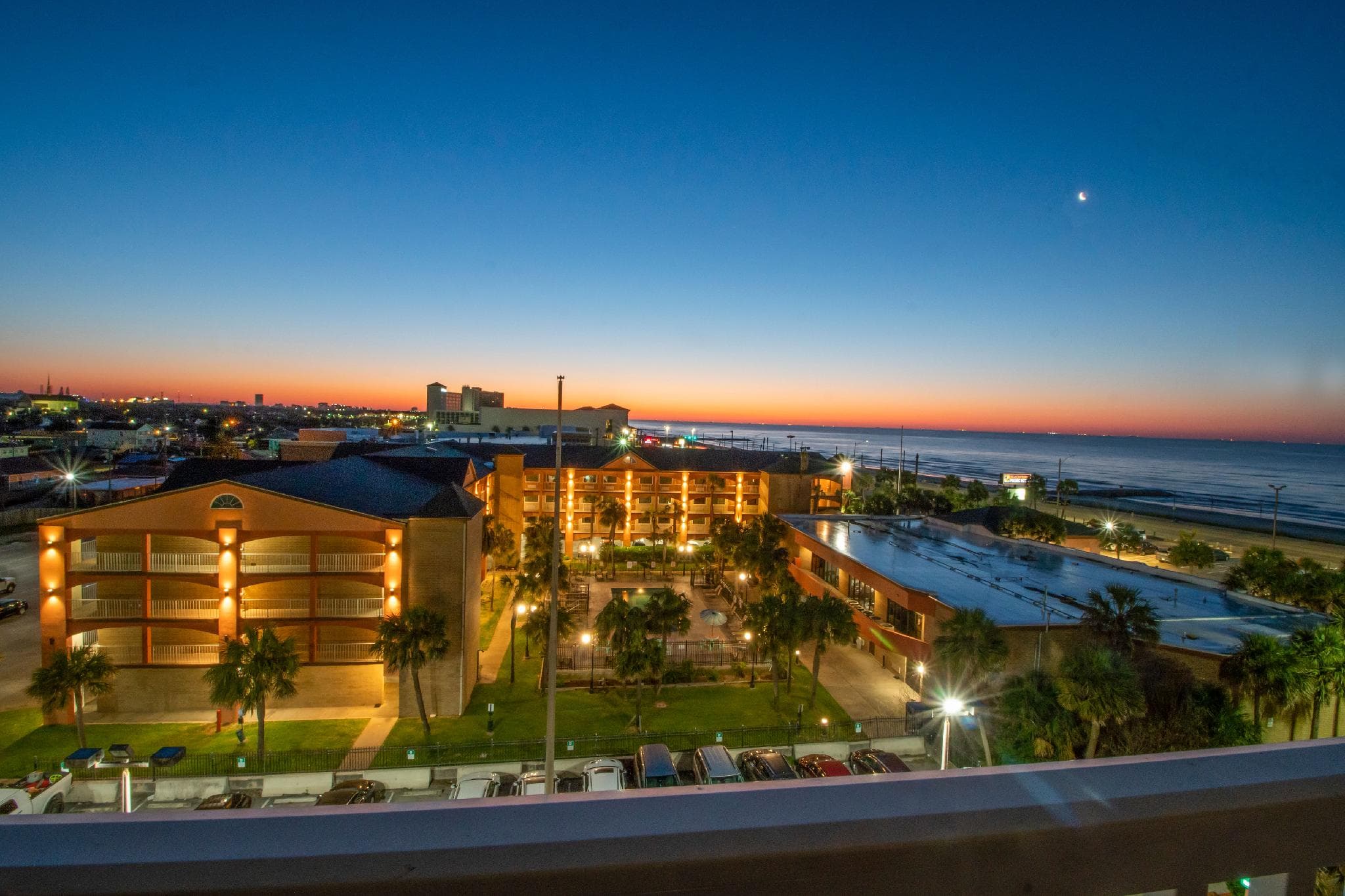 Beachfront Palms Resort Galveston, an Ascend Collection Hotel photo 3