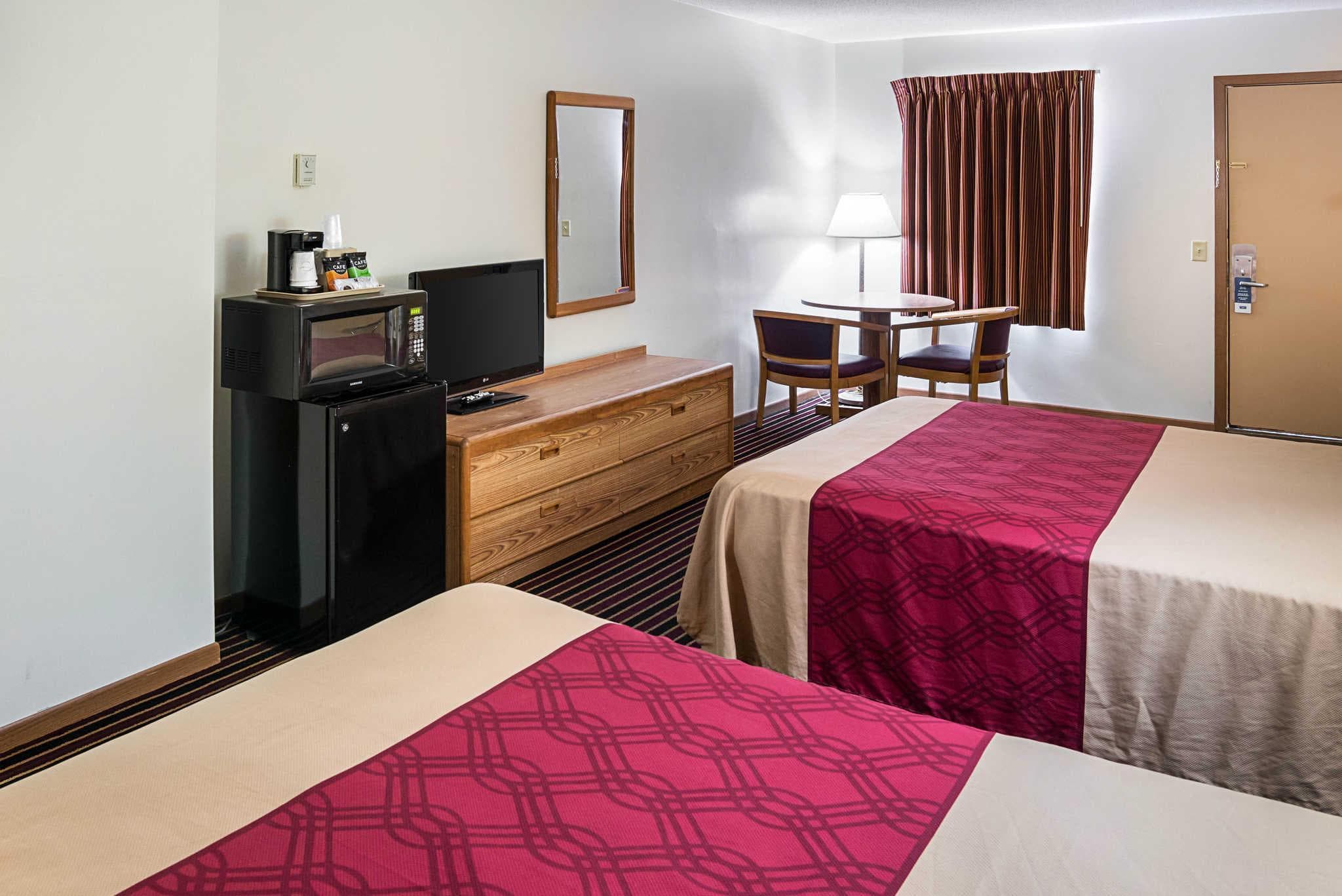 Rodeway Inn & Suites Austin I-90 photo 2