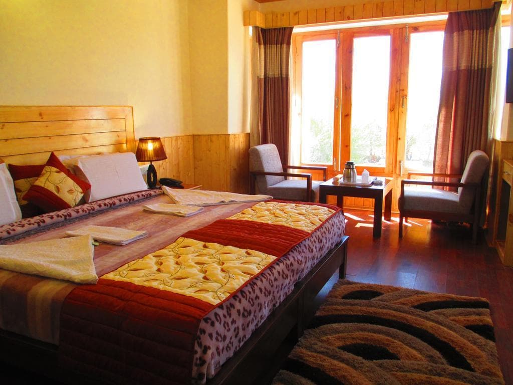 Hotel Charu Palace Leh photo 2