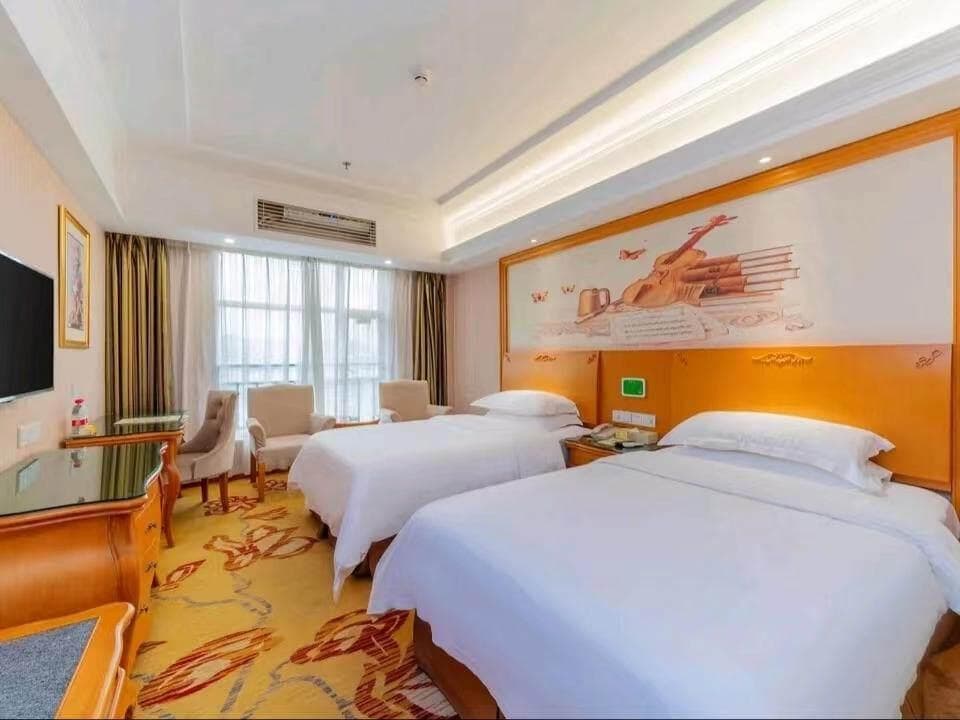 Vienna Hotel Huizhou Danshui Baiyun Road
