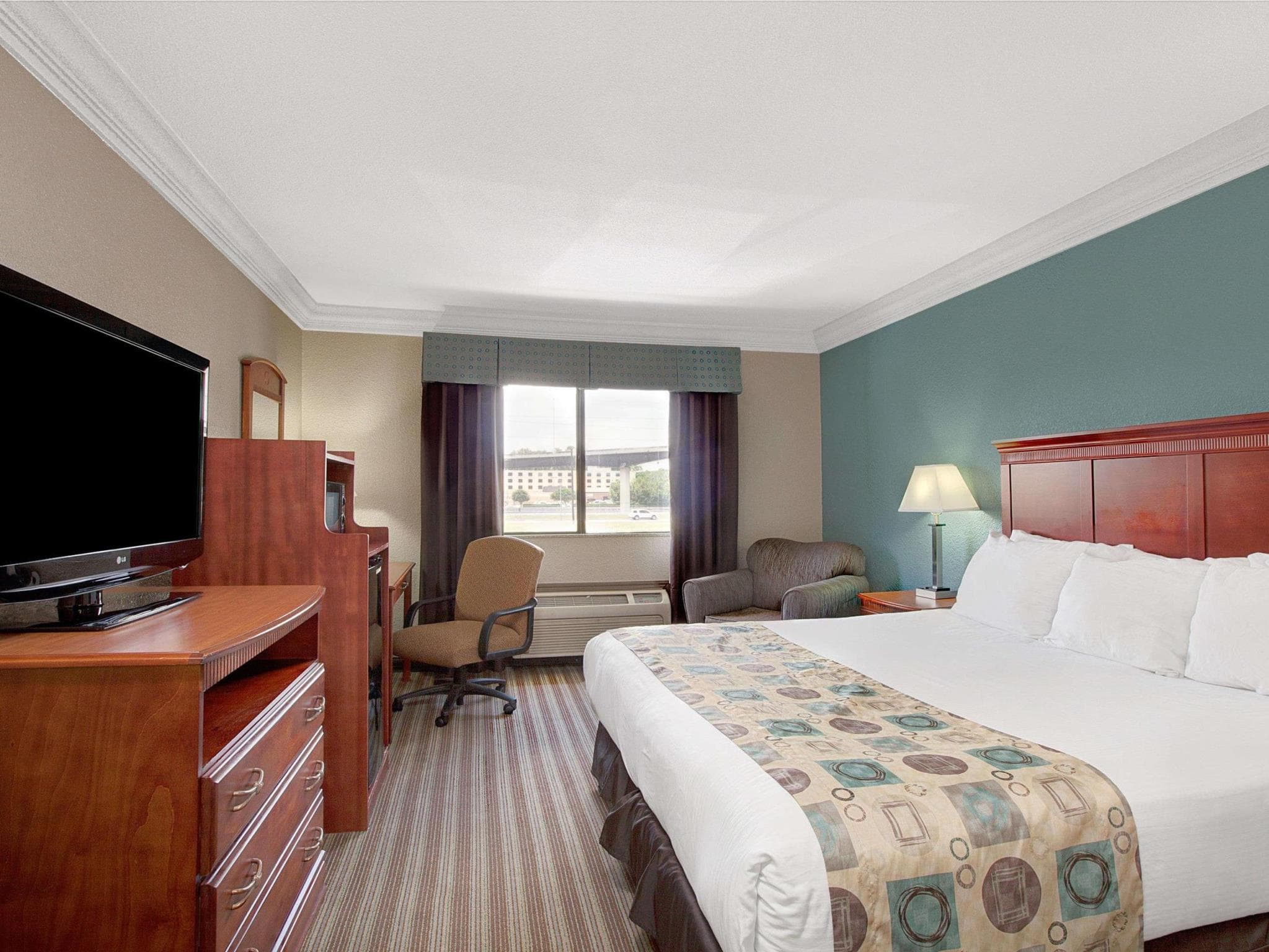 Red Lion Inn & Suites Houston IAH Airport photo 4