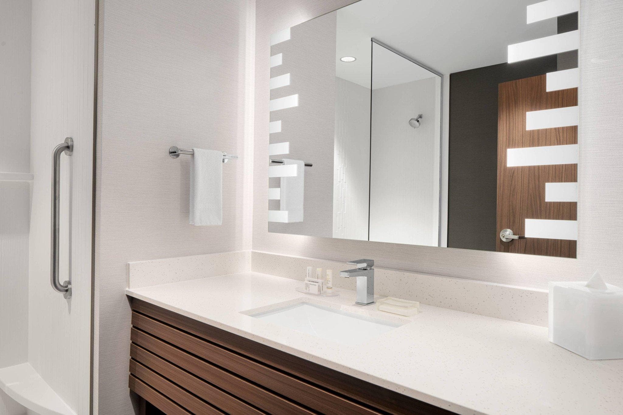 Courtyard by Marriott Houston I-10 West/Memorial photo 2