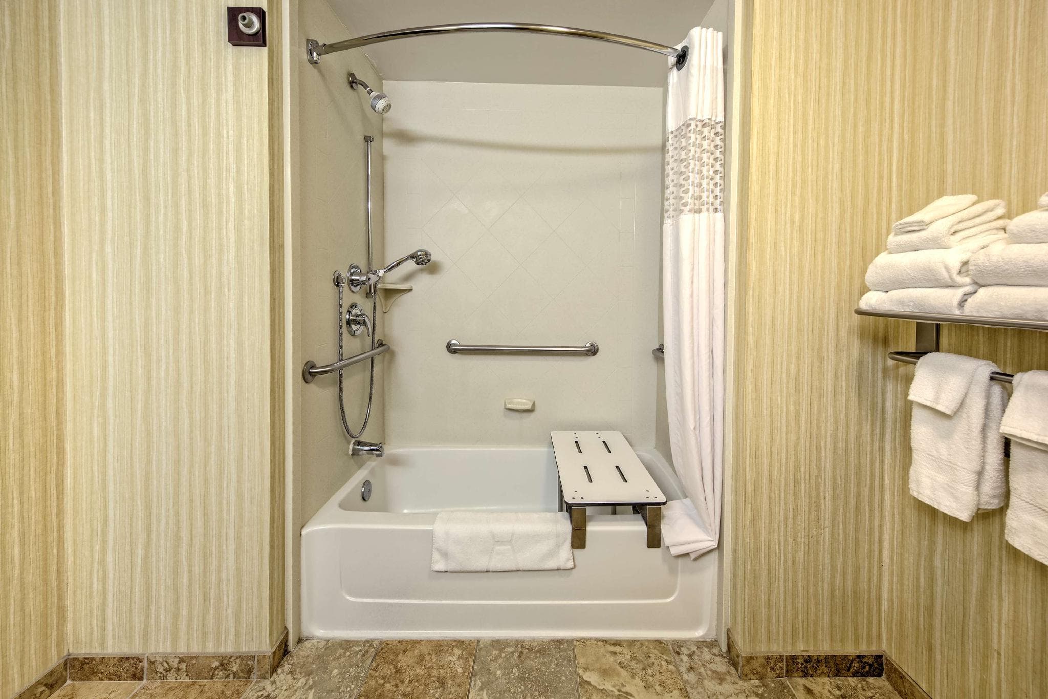 Hampton Inn Rochester-Irondequoit photo 2