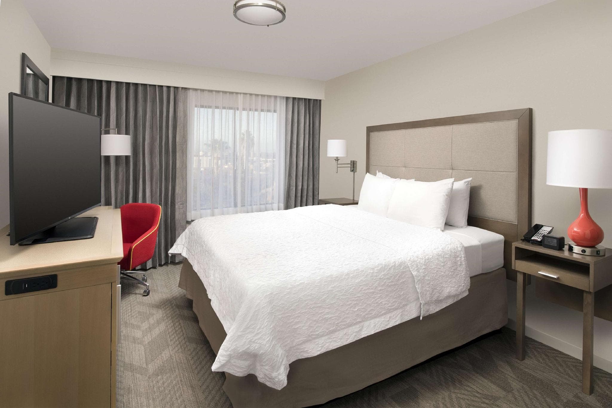 Hampton Inn & Suites Anaheim Garden Grove photo 2
