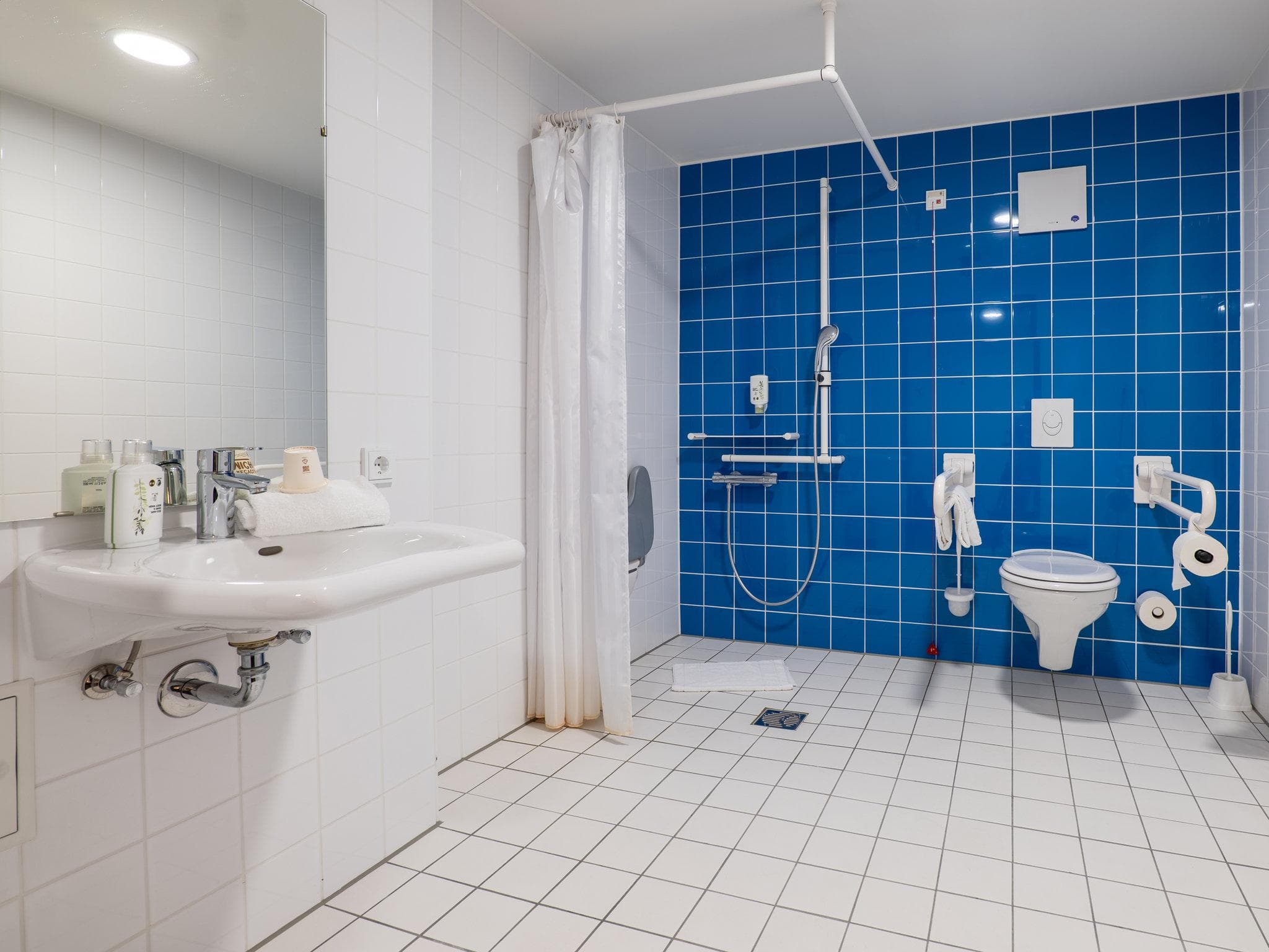 B&B HOTEL Stuttgart-Airport/Messe photo 3
