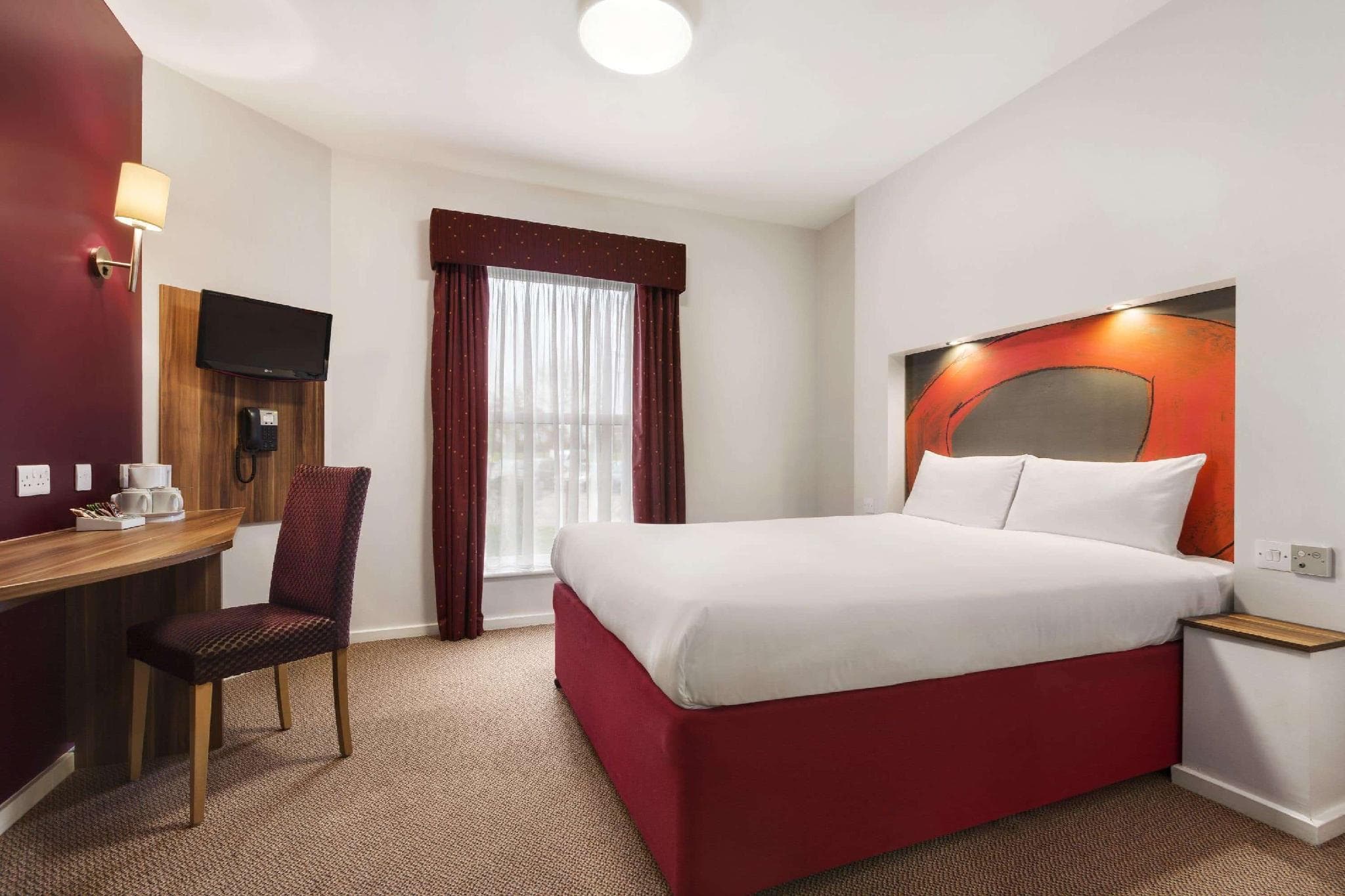 Ramada by Wyndham London Stansted Airport photo 2