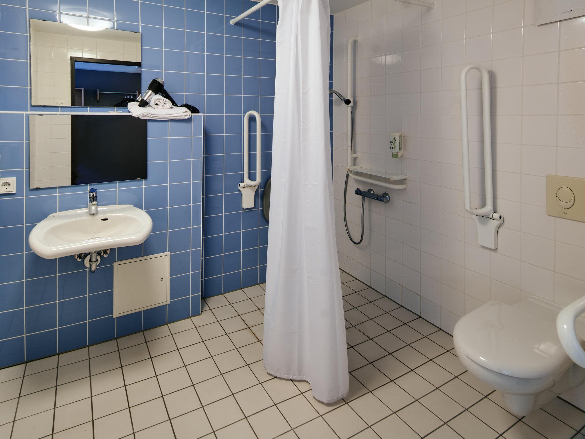 B&B HOTEL Darmstadt photo 2