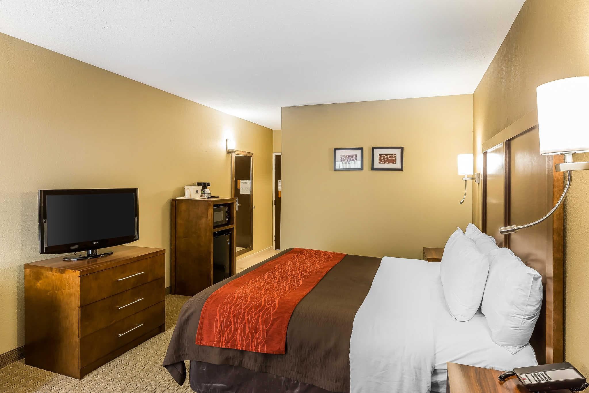 Comfort Inn & Suites Dalton West photo 2