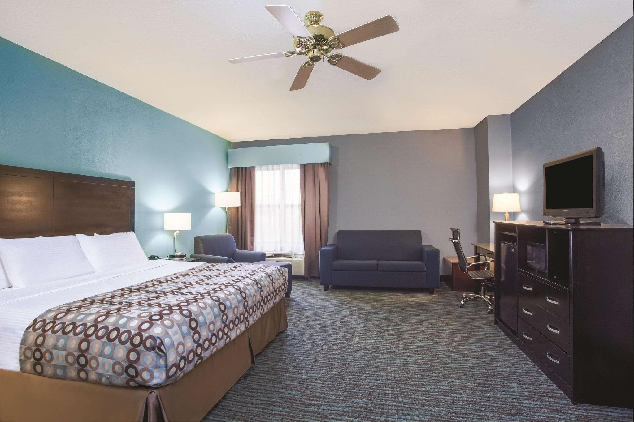 La Quinta Inn & Suites by Wyndham Knoxville East photo 2