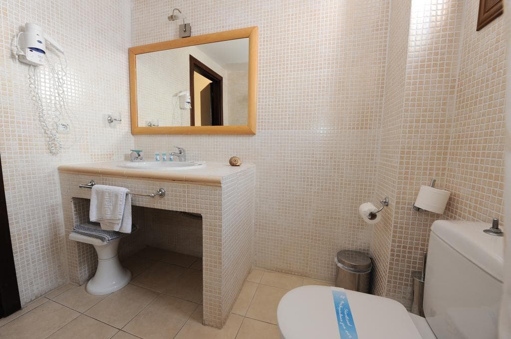 Maranton Beach Hotel photo 4