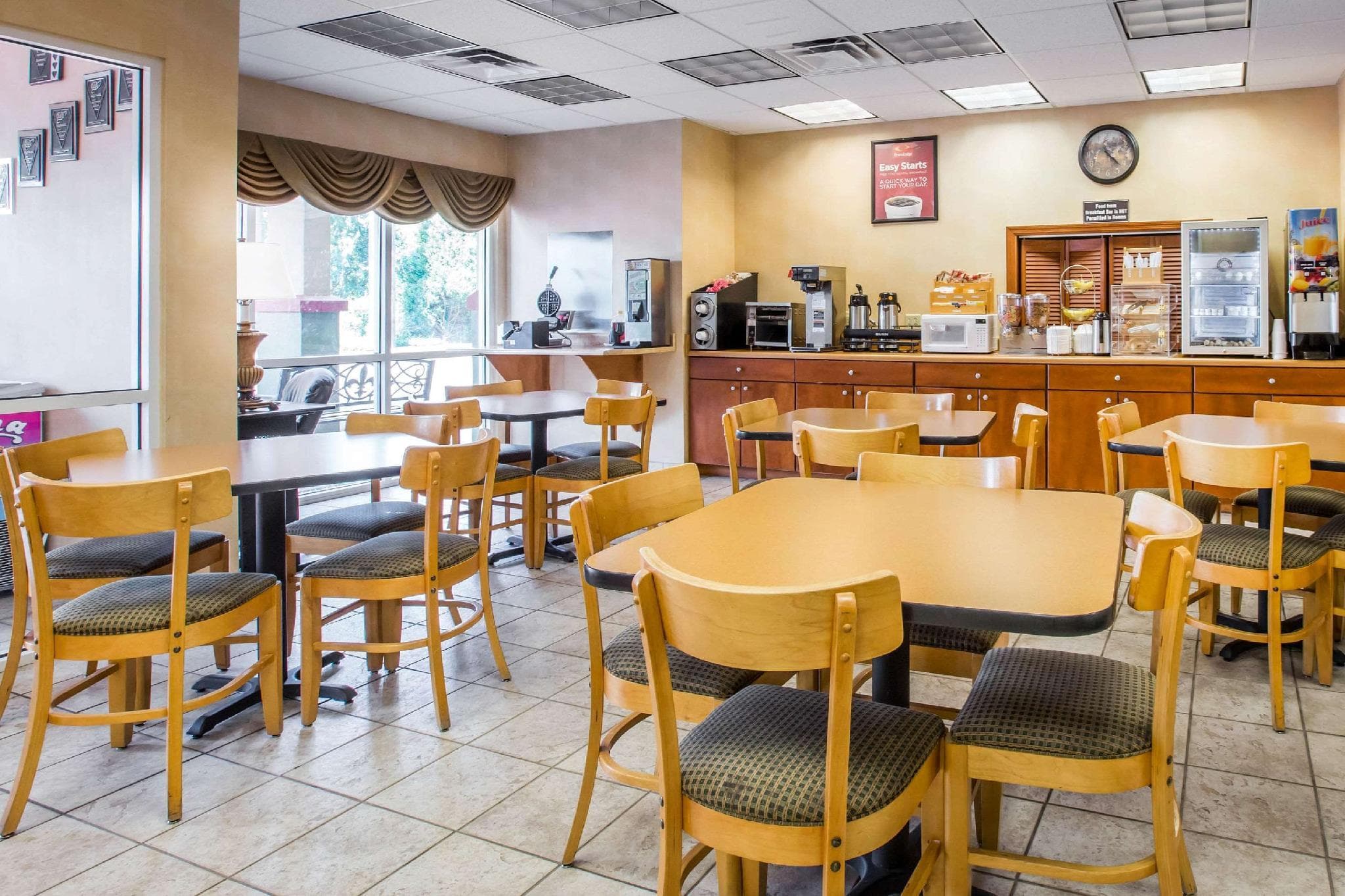 Econo Lodge Valdosta Mall Area photo 5