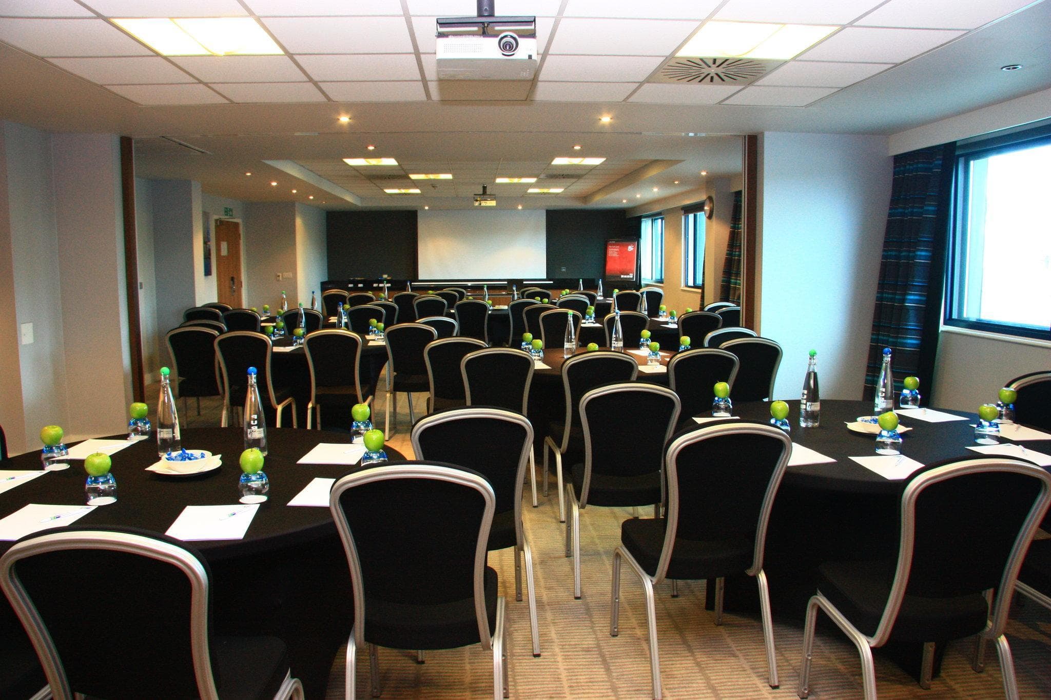 Holiday Inn Express London Heathrow T5 By IHG photo 5