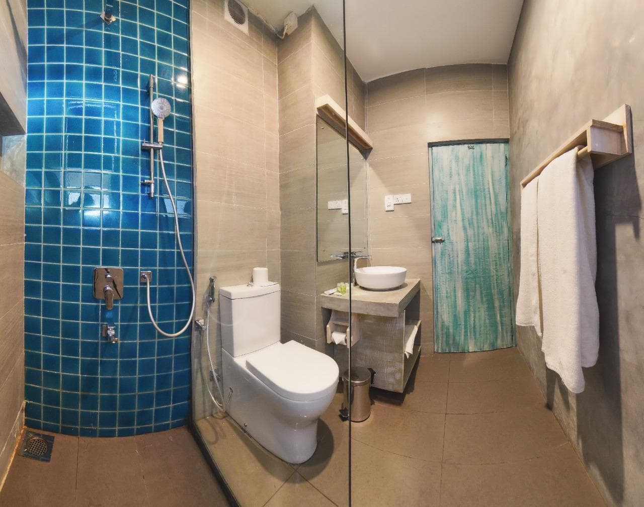 Hikkaduwa Beach Hotel photo 2