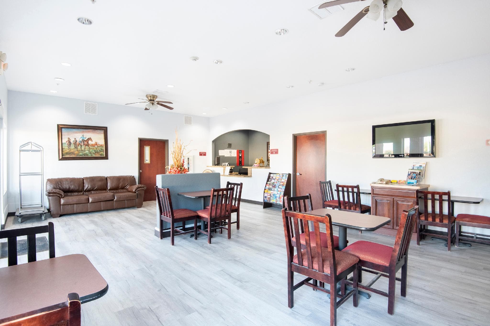 OYO Townhouse Clute Lake Jackson photo 4