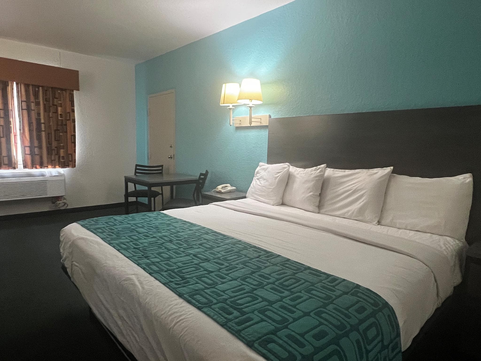 Howard Johnson by Wyndham Galveston