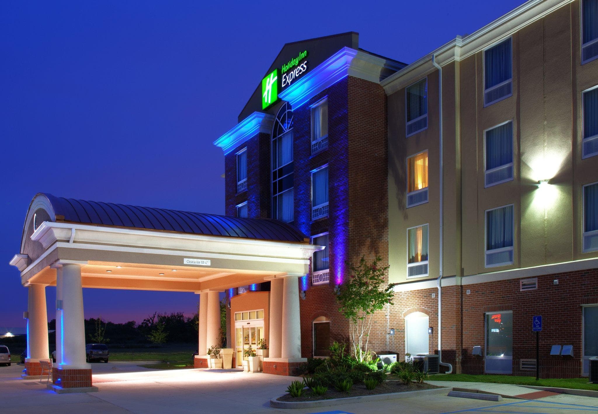 Holiday Inn Express & Suites Baton Rouge East By IHG photo 5