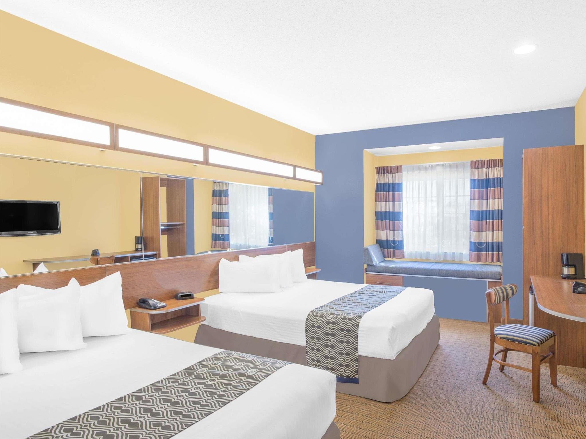 Microtel Inn & Suites by Wyndham Chili/Rochester Airport photo 5