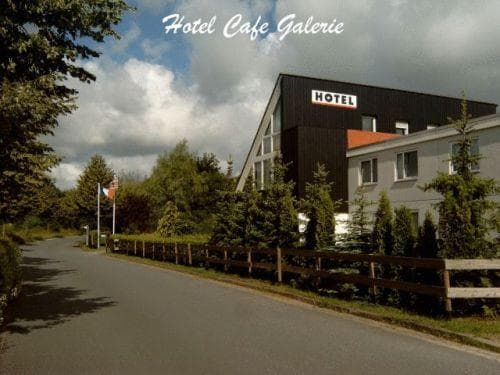 Hotel Cafe Galerie I Hannover-Garbsen I Free Parking
