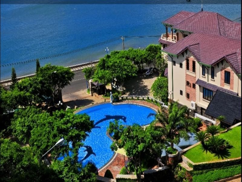 Beachfront Hotel photo 3