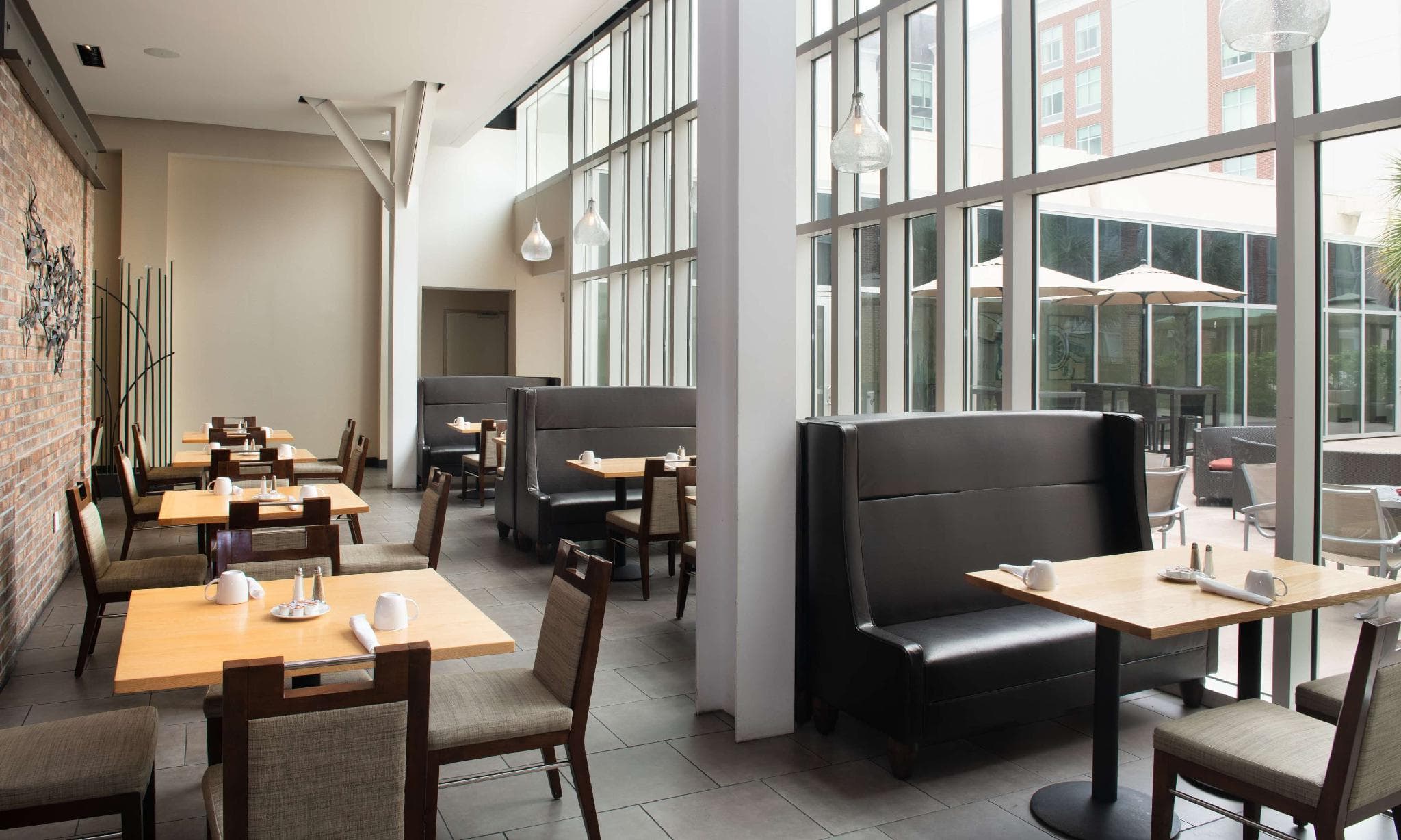 DoubleTree by Hilton Hotel and Suites Charleston Airport photo 4