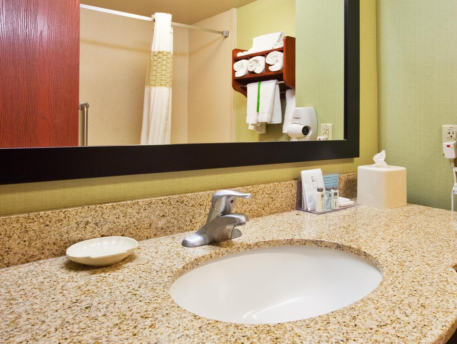 Hampton Inn Gonzales photo 3