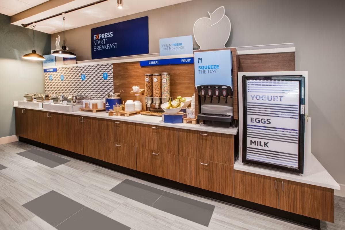 Holiday Inn Express Charleston US Highway 17 & I-526 By IHG photo 3