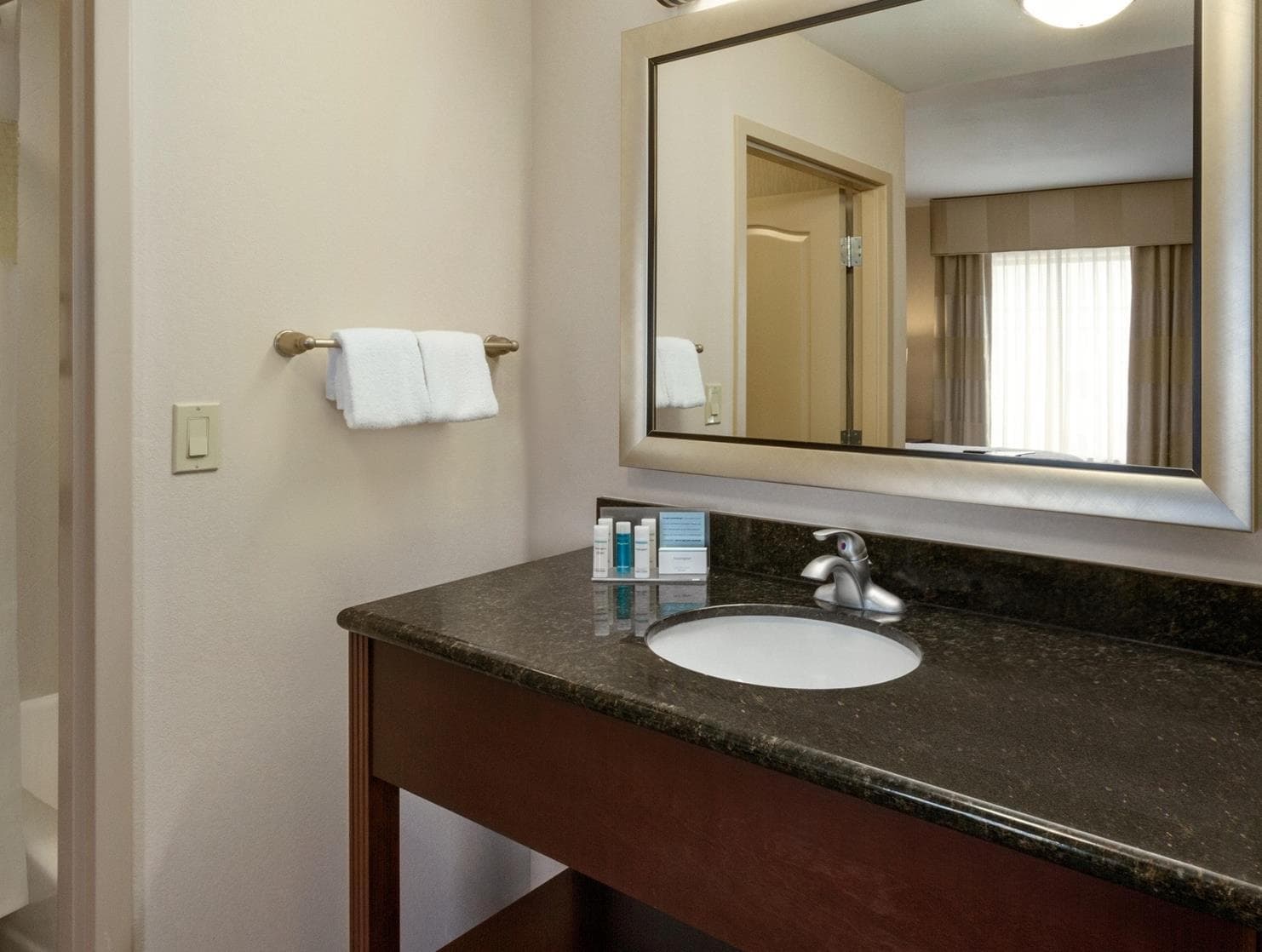 Hampton Inn & Suites Houston/Pasadena photo 2
