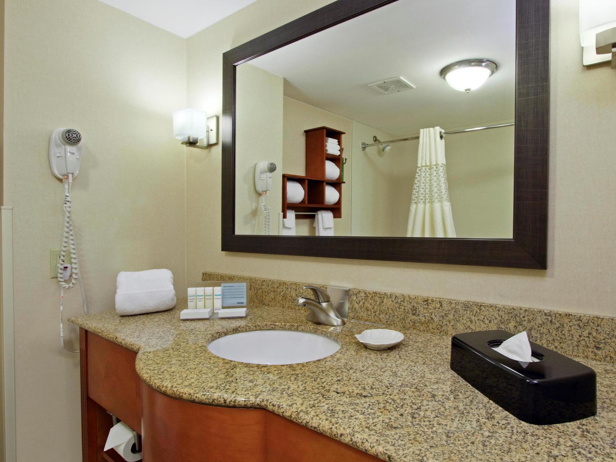 Hampton Inn Ashtabula photo 3