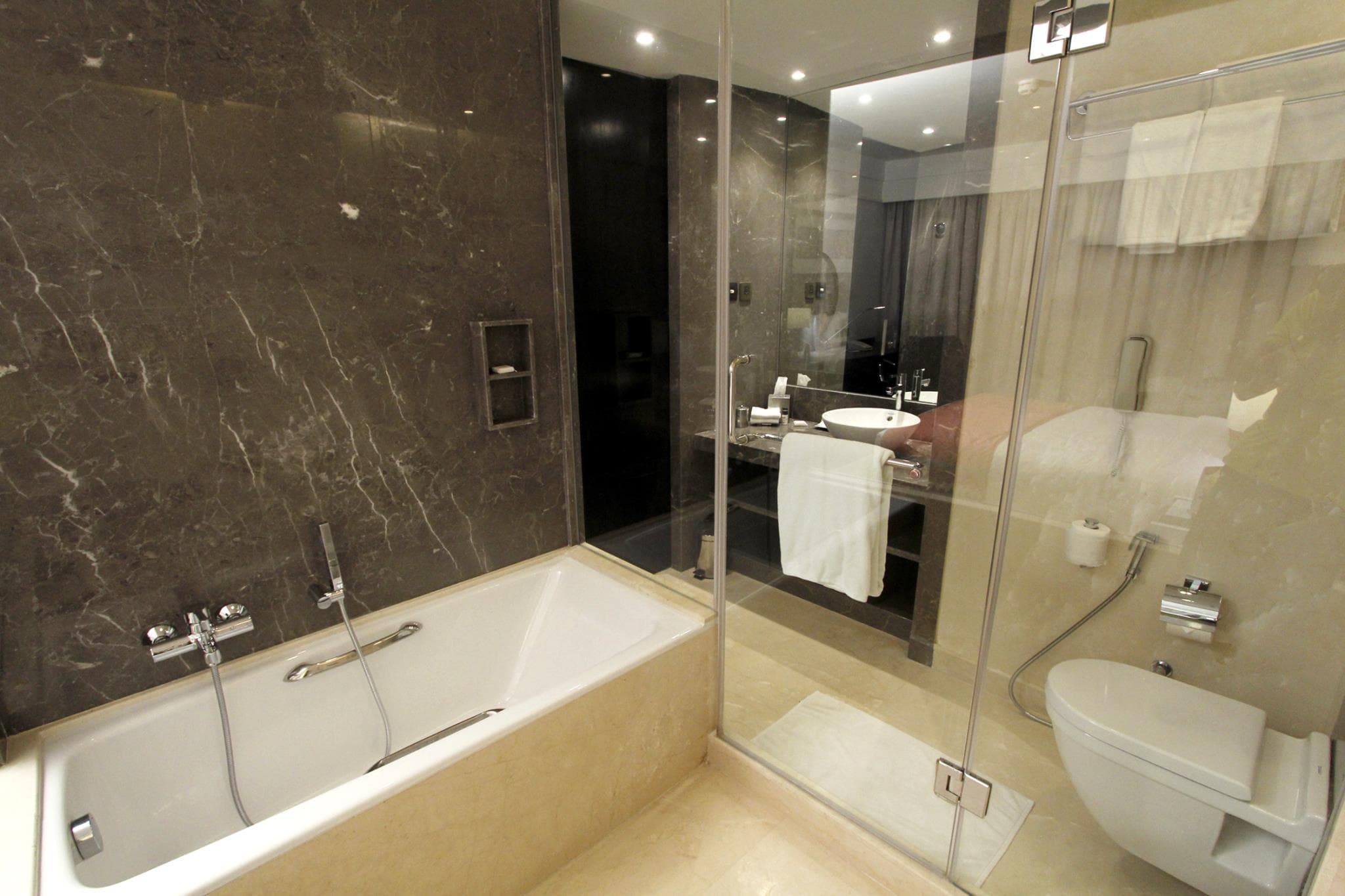 Crowne Plaza Pune City Center By IHG photo 5