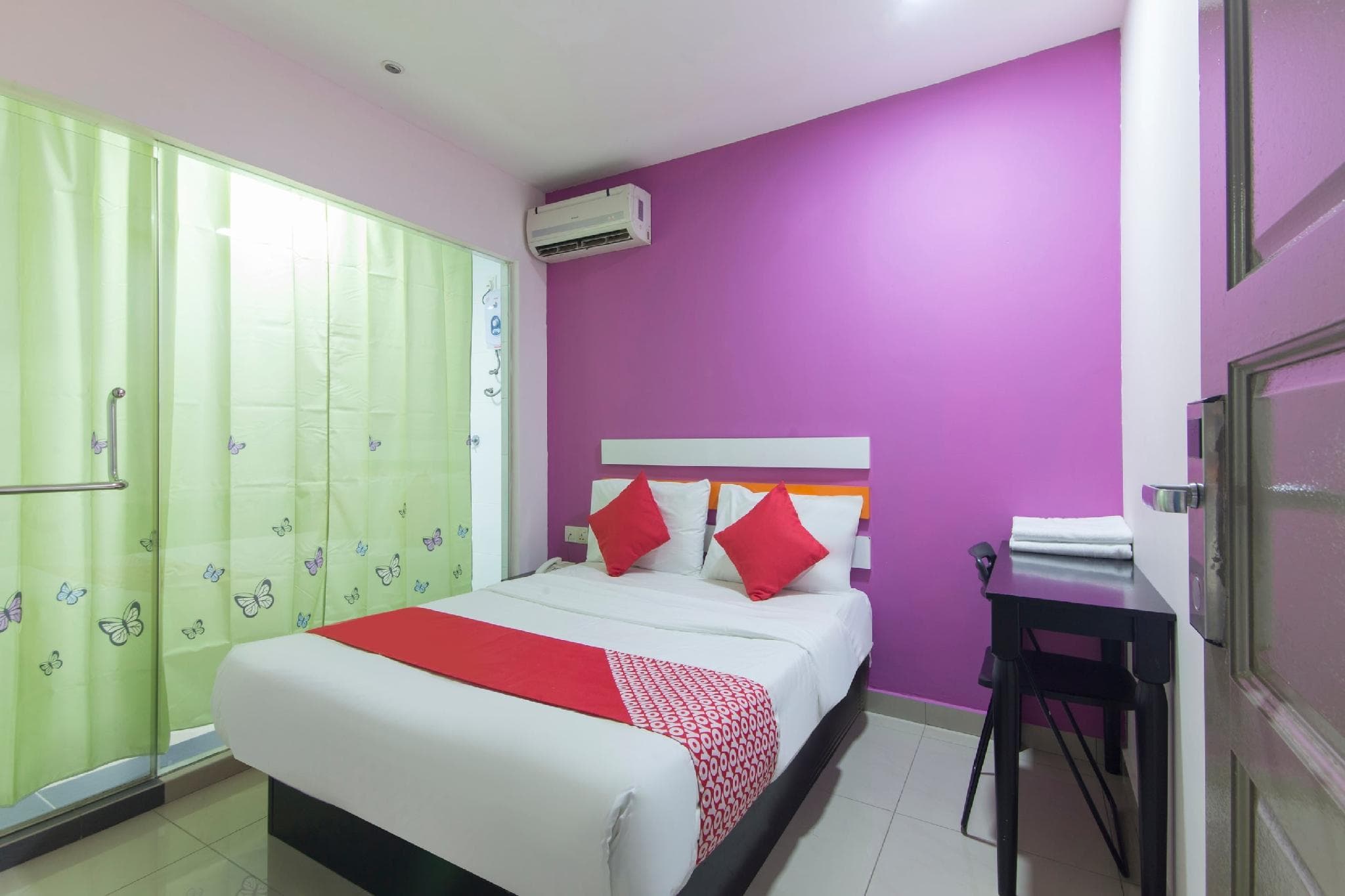 Super OYO 90296 Red Orange Hotel Port Klang photo 2