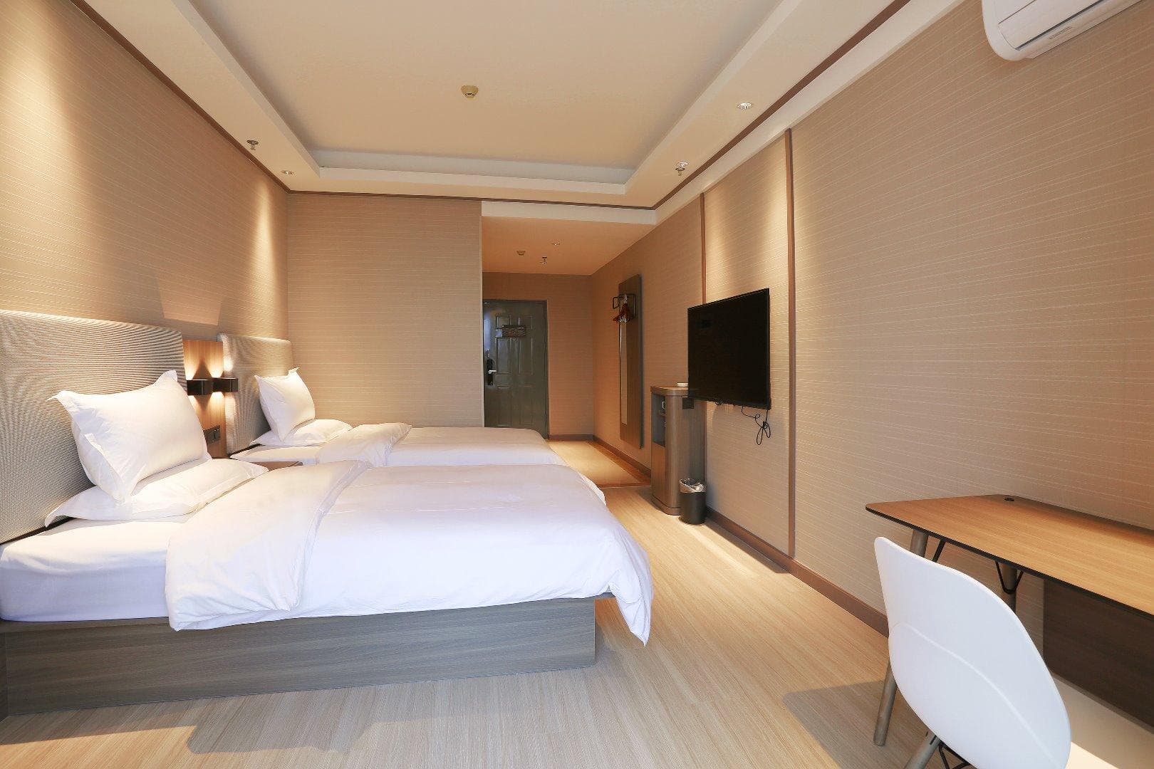 Hanting Hotel Ningbo Hangzhou Bay Century City photo 2