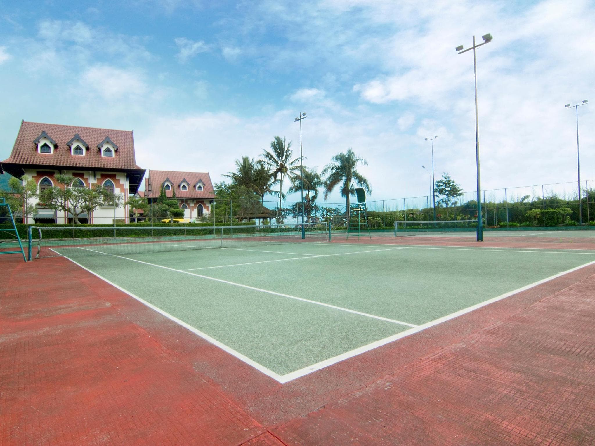 Royal Hotel and Villa Batu photo 4