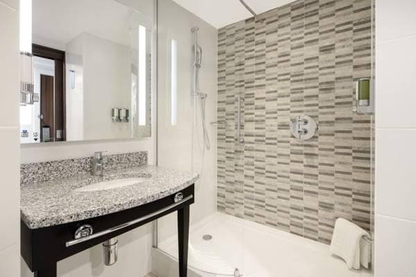 Hampton by Hilton London Stansted Airport photo 4