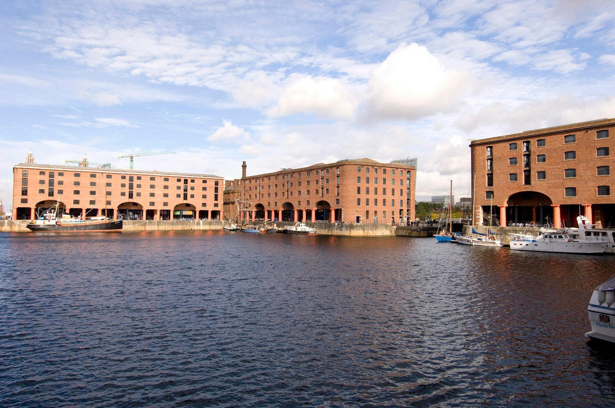 Premier Inn Liverpool City - Albert Dock photo 5