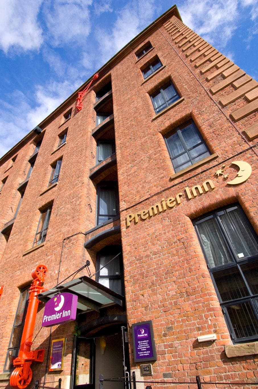 Premier Inn Liverpool City - Albert Dock photo 4